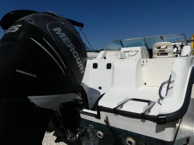 Slide: The Image of Boston Whaler 210 2008 - 5