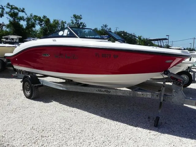 Slide: The Image of Sea Ray SPX 190 2018 - 1