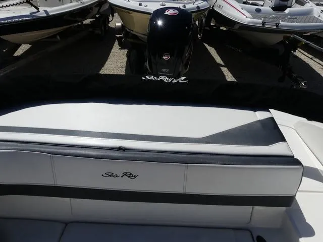 Slide: The Image of Sea Ray SPX 190 2018 - 14