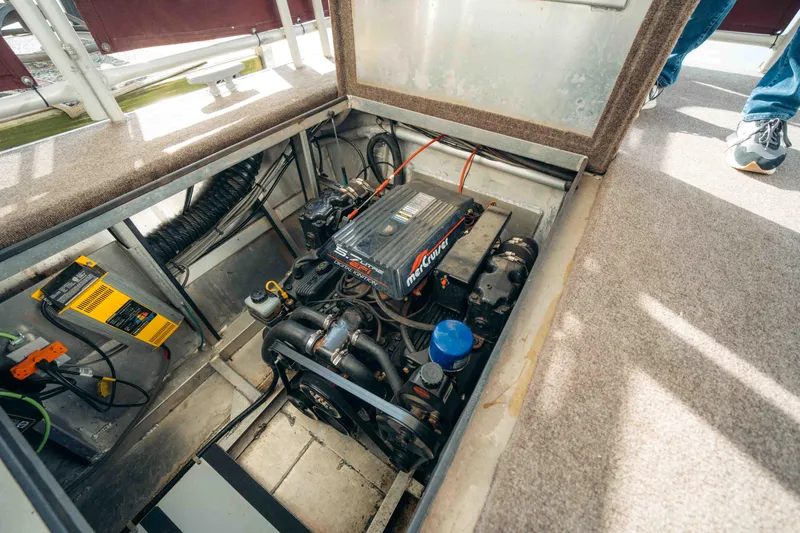 Slide: The Image of Sumerset Houseboat 1999 - 60