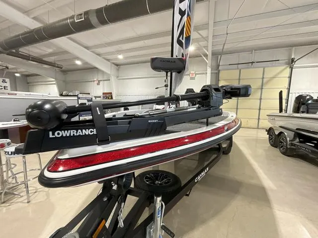 Slide: The Image of Caymas CX 19 PRO 2025 - 6