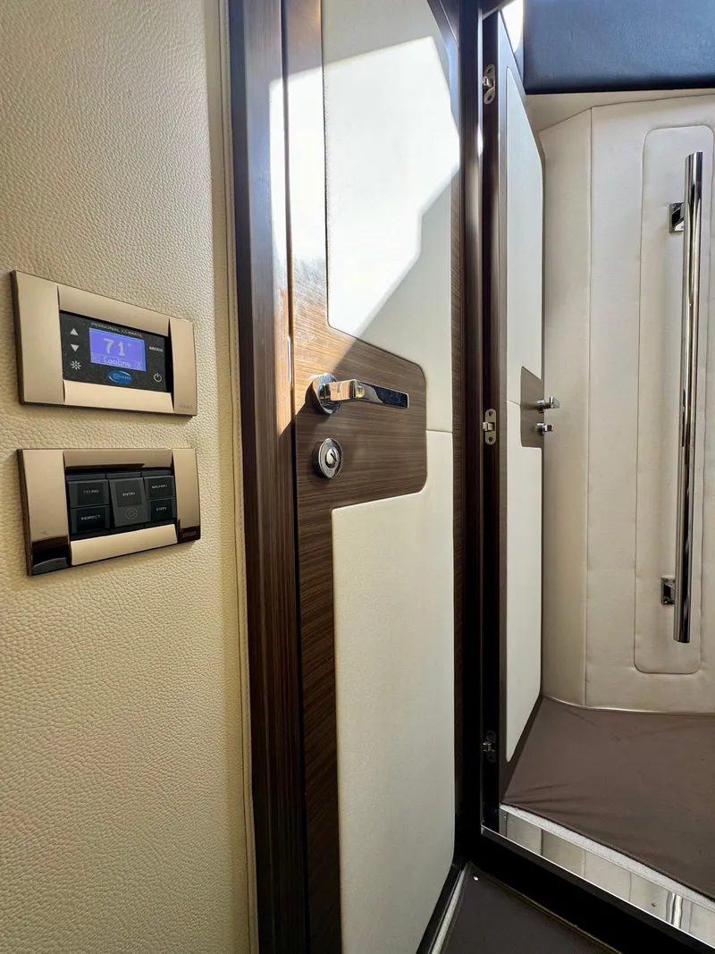 Slide: The Image of Azimut 55S 2015 - 62