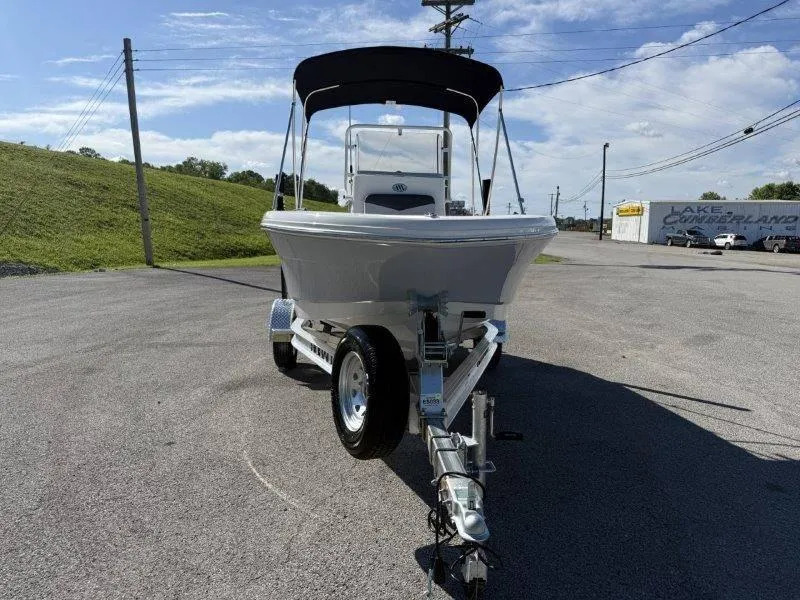 Slide: The Image of Robalo R160 Center Console 2025 - 3