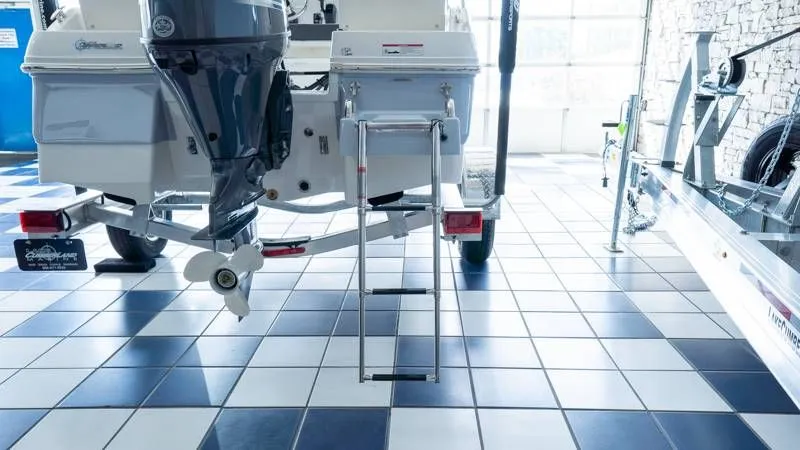 Slide: The Image of Robalo R160 Center Console 2025 - 36