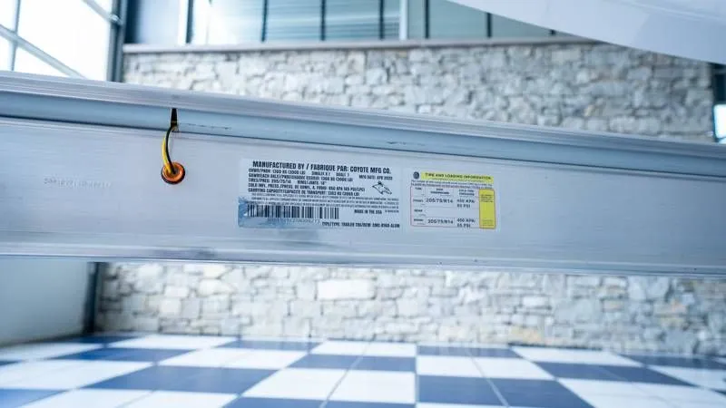 Slide: The Image of Robalo R160 Center Console 2025 - 39