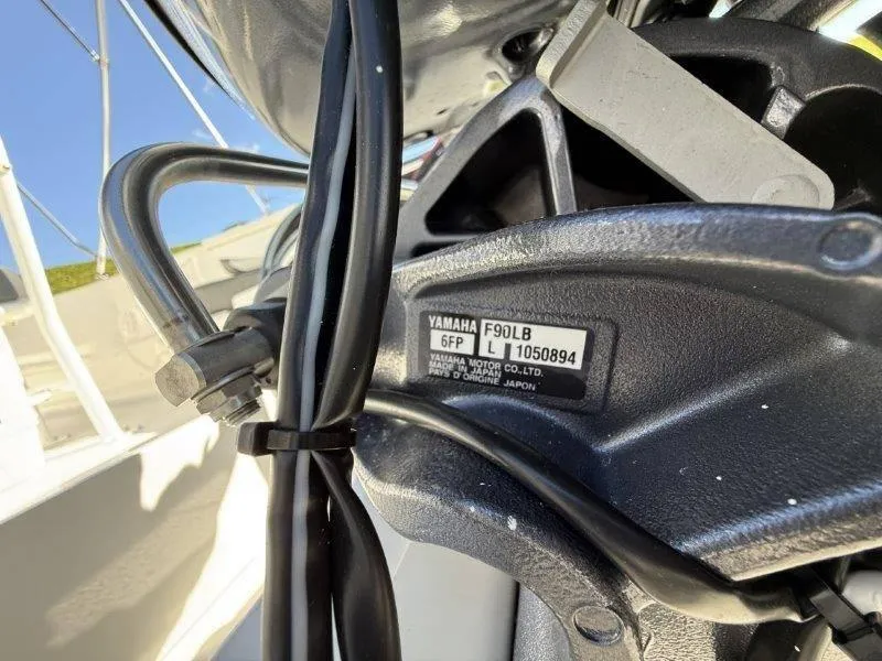 Slide: The Image of Robalo R160 Center Console 2025 - 49