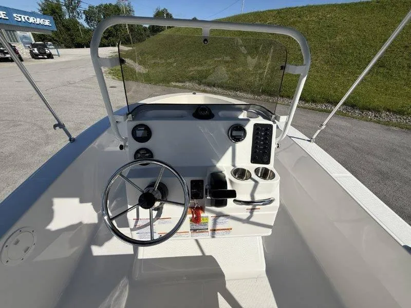 Slide: The Image of Robalo R160 Center Console 2025 - 69