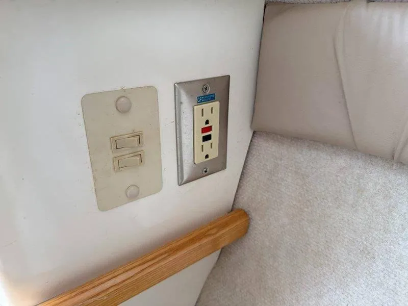 Slide: The Image of Bayliner 2355 Ciera Sunbridge 1998 - 25