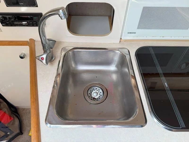 Slide: The Image of Bayliner 2355 Ciera Sunbridge 1998 - 42