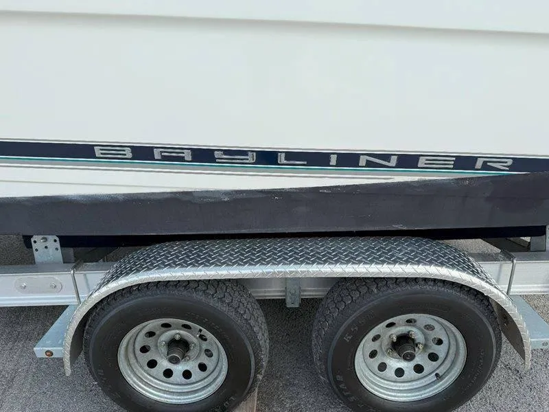 Slide: The Image of Bayliner 2355 Ciera Sunbridge 1998 - 49