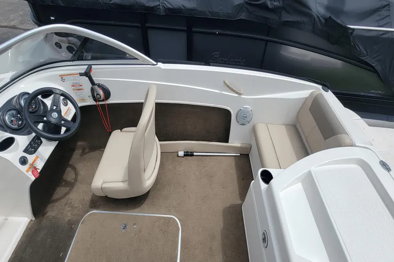 Slide: The Image of Bayliner 175 Bowrider 2016 - 11