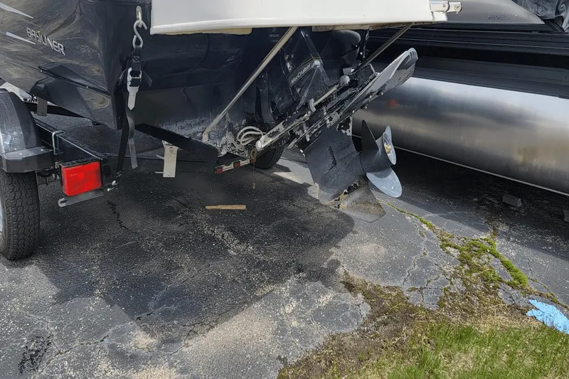 Slide: The Image of Bayliner 175 Bowrider 2016 - 4