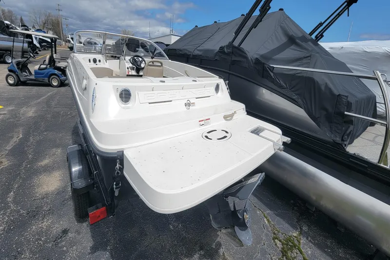 Slide: The Image of Bayliner 175 Bowrider 2016 - 5