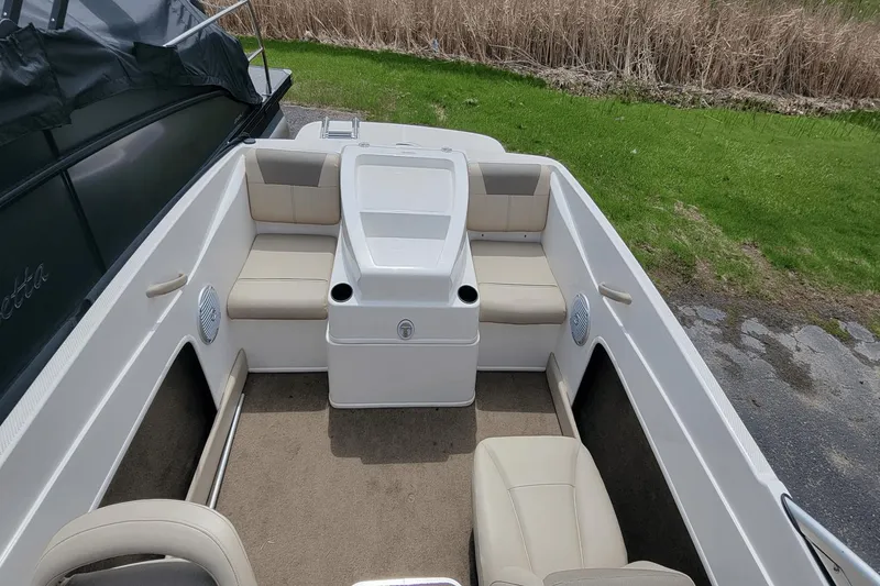 Slide: The Image of Bayliner 175 Bowrider 2016 - 9