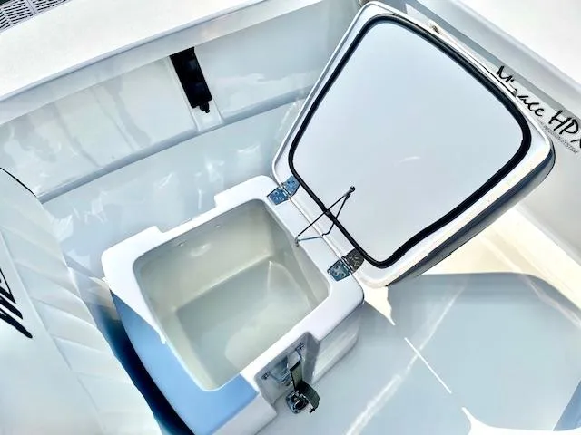 Slide: The Image of Maverick 18 HPX-V 2023 - 15