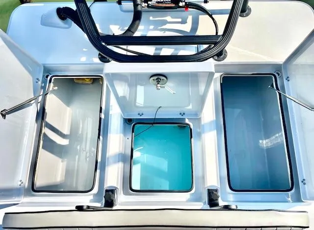 Slide: The Image of Maverick 18 HPX-V 2023 - 17