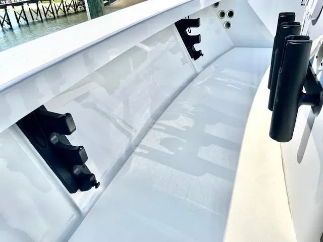 Slide: The Image of Maverick 18 HPX-V 2023 - 23