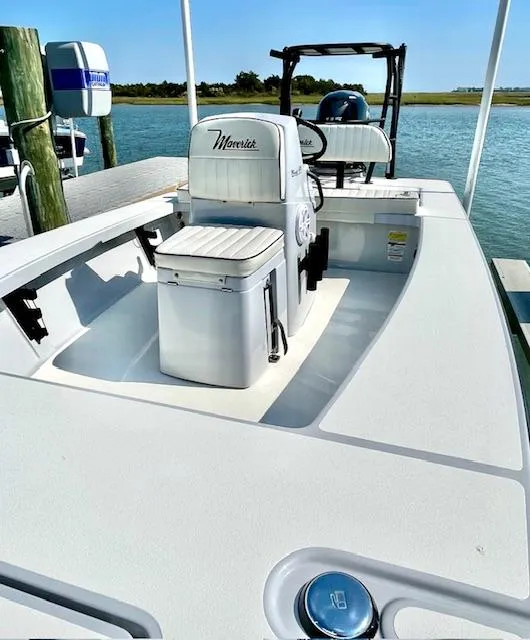 Slide: The Image of Maverick 18 HPX-V 2023 - 24