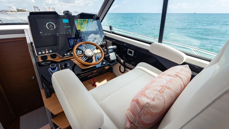 Slide: The Image of Tiara 48 LE 2024 - 53