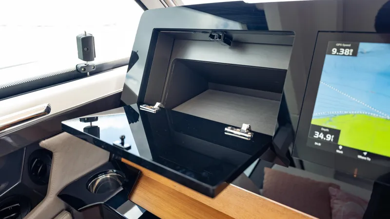 Slide: The Image of Tiara 48 LE 2024 - 55