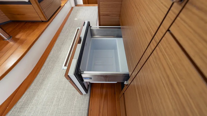 Slide: The Image of Tiara 48 LE 2024 - 60