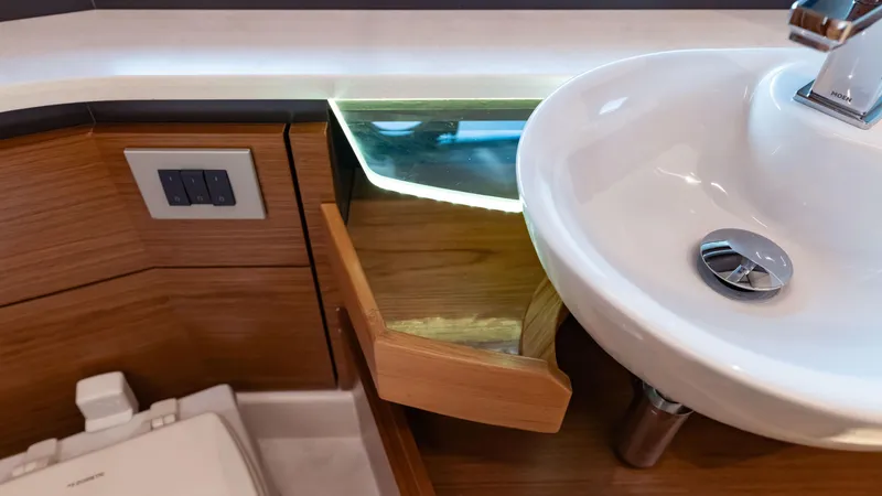 Slide: The Image of Tiara 48 LE 2024 - 65