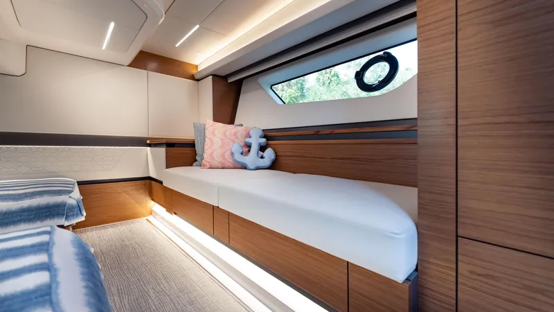 Slide: The Image of Tiara 48 LE 2024 - 88