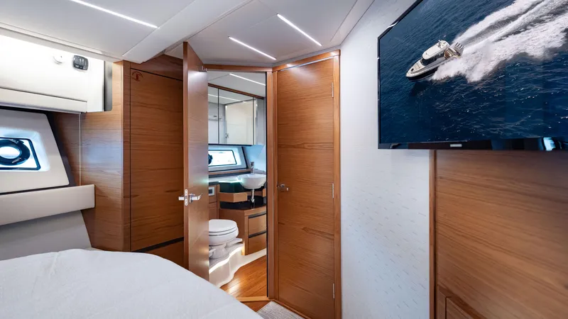 Slide: The Image of Tiara 48 LE 2024 - 91