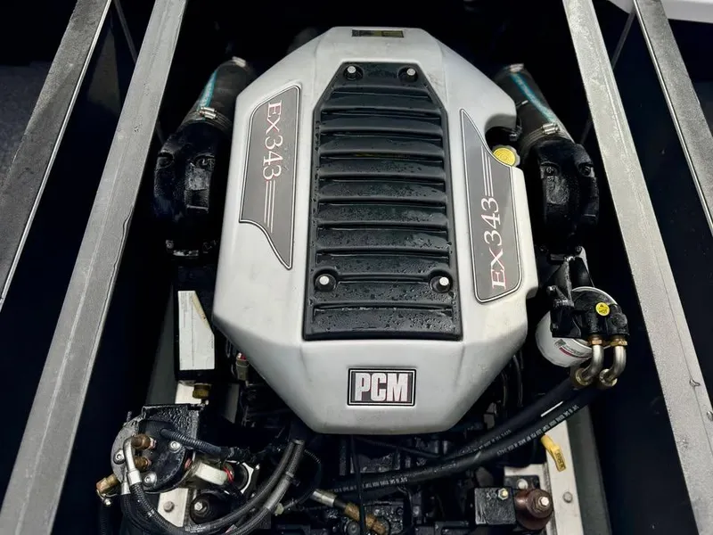 Slide: The Image of 2011 Nautique 200V PCM EX343 engine, detailed view. - 19