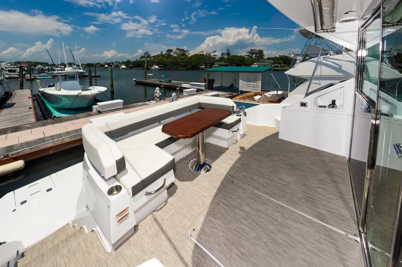 Slide: The Image of Cruisers Yachts 50 Cantius 2021 - 11