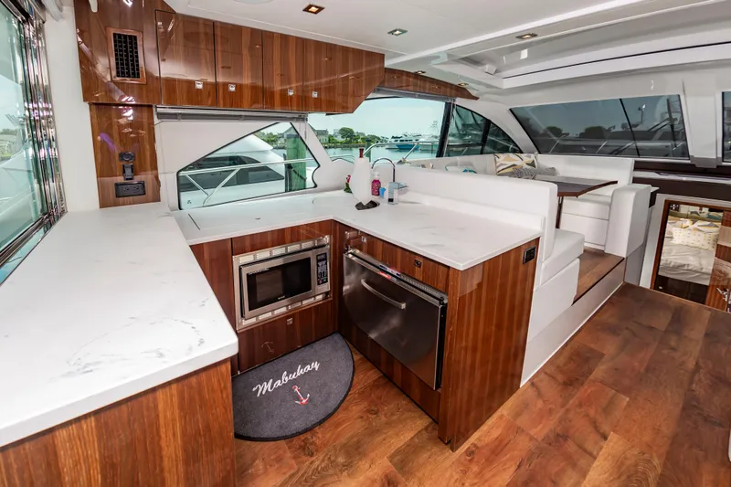 Slide: The Image of Cruisers Yachts 50 Cantius 2021 - 18