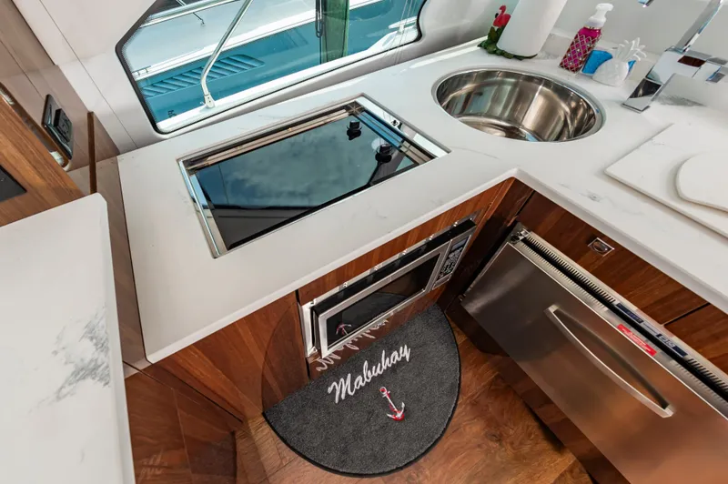 Slide: The Image of Cruisers Yachts 50 Cantius 2021 - 19