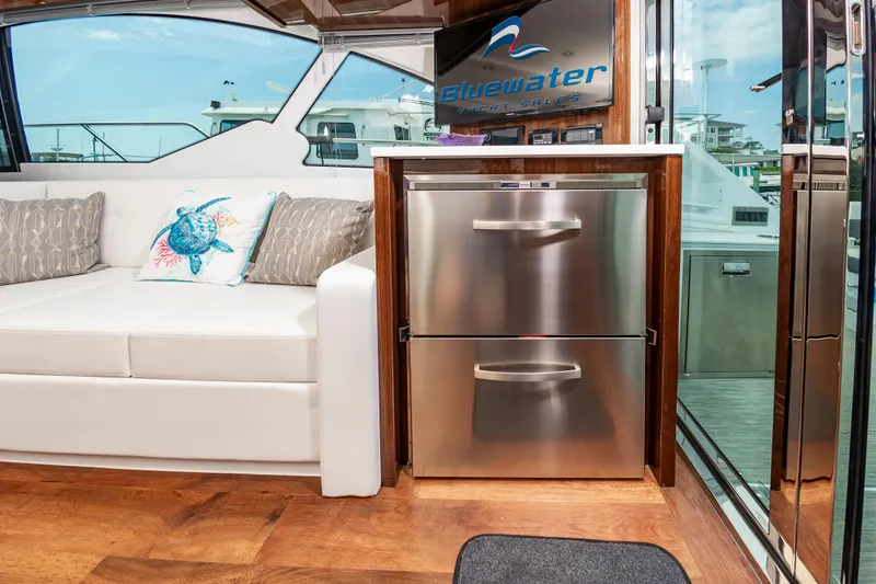 Slide: The Image of Cruisers Yachts 50 Cantius 2021 - 20