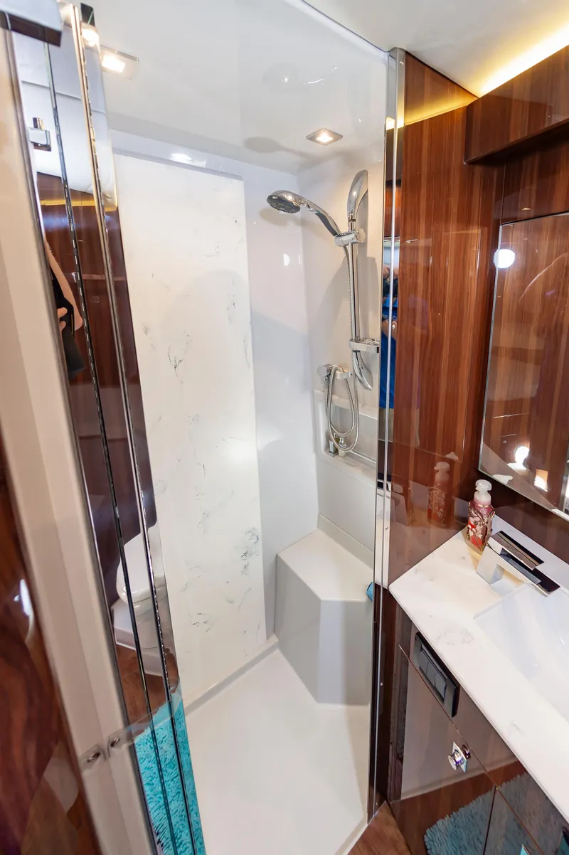 Slide: The Image of Cruisers Yachts 50 Cantius 2021 - 37