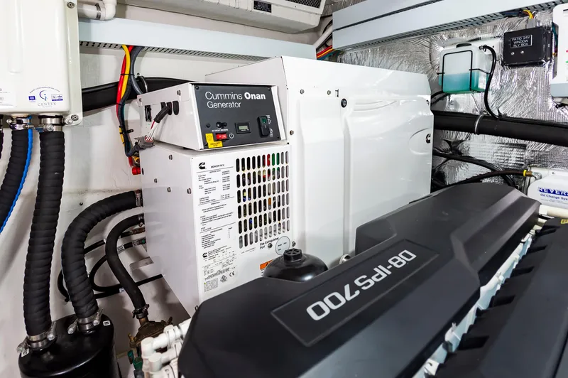 Slide: The Image of Cruisers Yachts 50 Cantius 2021 - 40