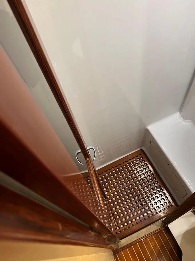 Slide: The Image of Guest Shower - 40