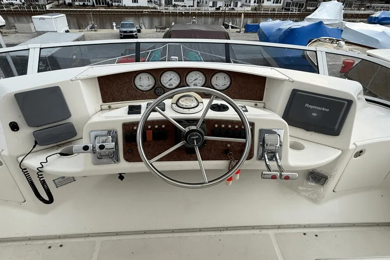 Slide: The Image of Silverton 39 Motor Yacht 2004 - 15