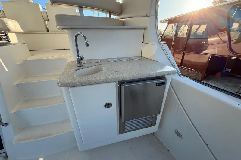 Slide: The Image of Silverton 39 Motor Yacht 2004 - 18