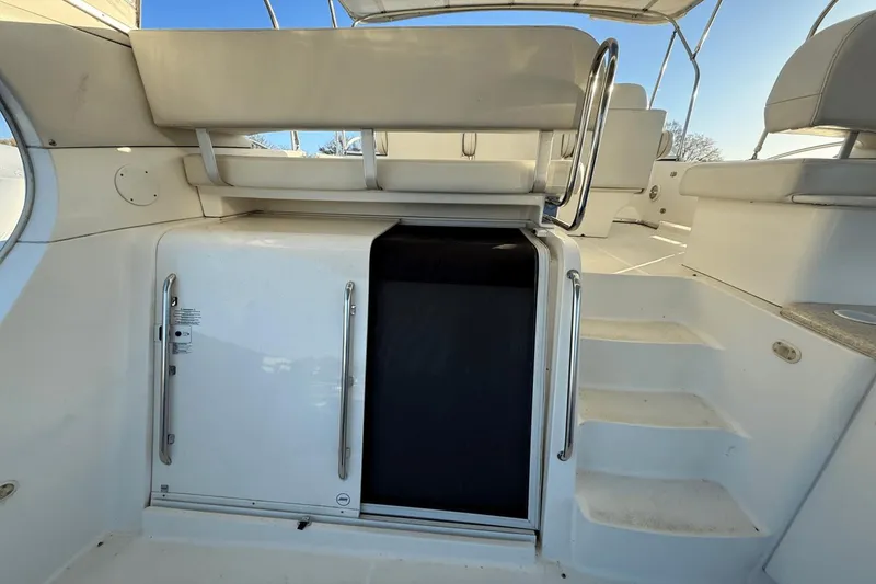 Slide: The Image of Silverton 39 Motor Yacht 2004 - 19