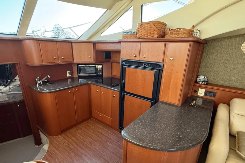 Slide: The Image of Silverton 39 Motor Yacht 2004 - 22