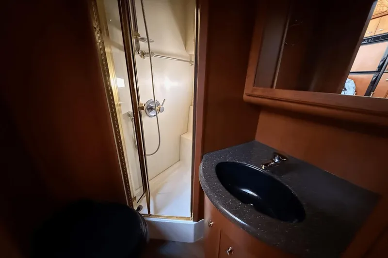 Slide: The Image of Silverton 39 Motor Yacht 2004 - 27