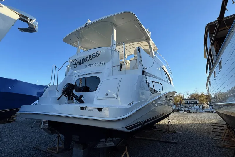 Slide: The Image of Silverton 39 Motor Yacht 2004 - 5