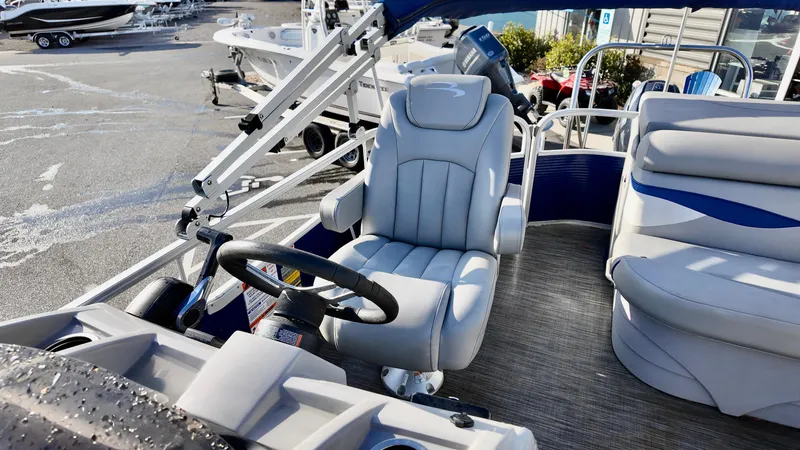 Slide: The Image of Bennington 20SV Saltwater Series 2021 - 10