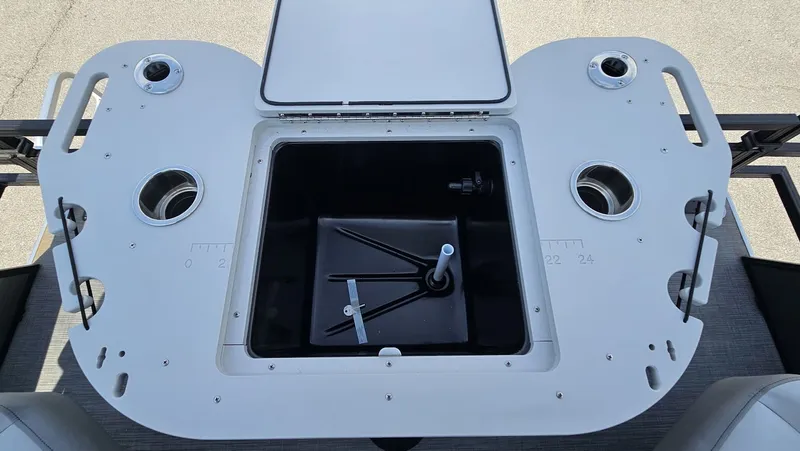 Slide: The Image of Lowe Pontoon SF214 2025 - 16