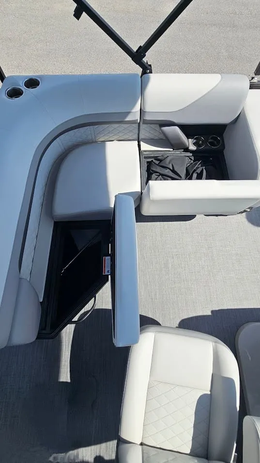 Slide: The Image of Lowe Pontoon SF214 2025 - 19
