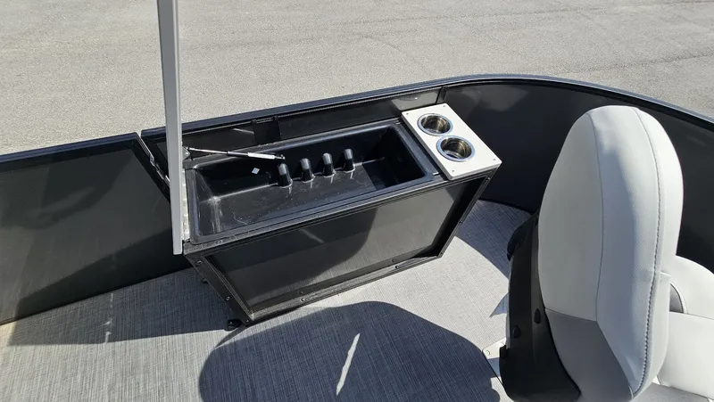 Slide: The Image of Lowe Pontoon SF214 2025 - 23