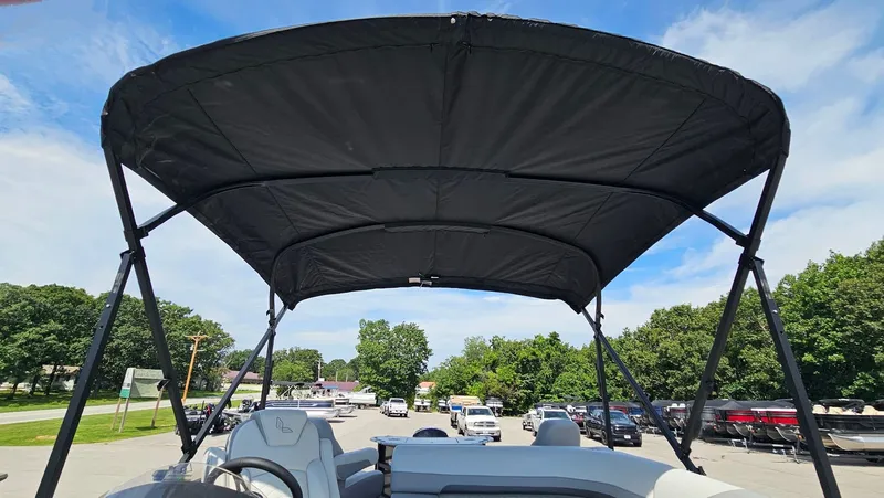 Slide: The Image of Lowe Pontoon SF214 2025 - 27