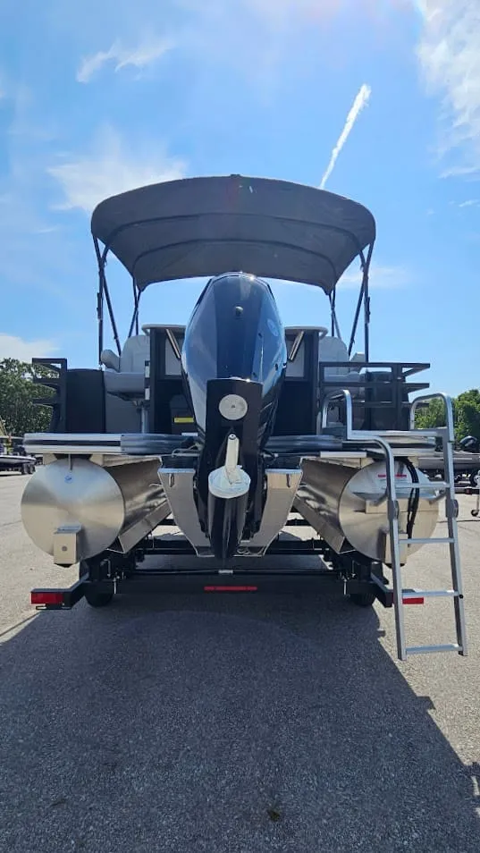 Slide: The Image of Lowe Pontoon SF214 2025 - 5