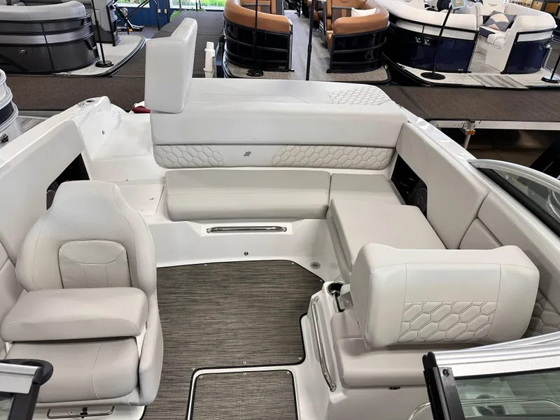 Slide: The Image of Four Winns H Series H1 I/O Freedom 2026 - 4