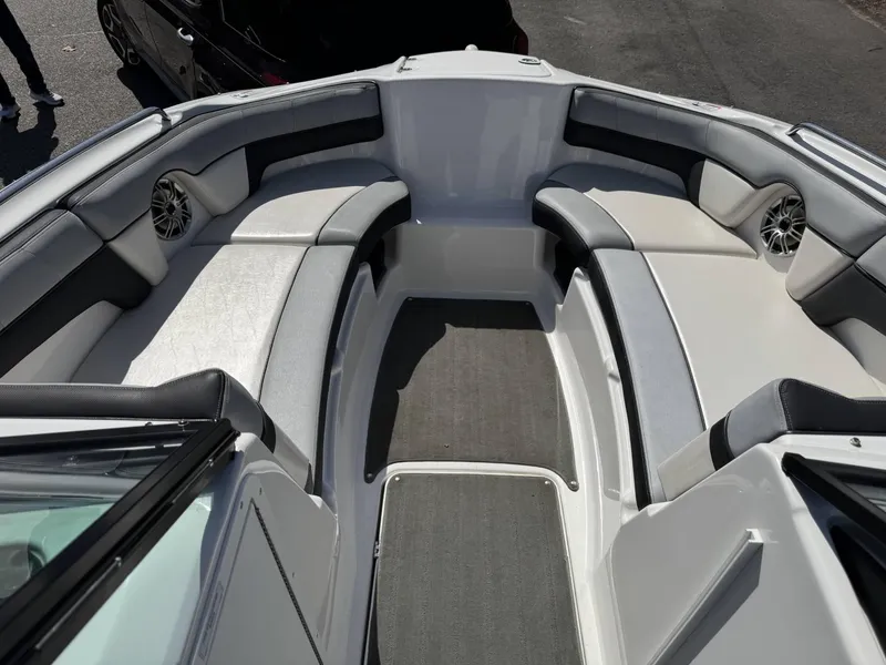 Slide: The Image of Yamaha 212SS 2013 - 10